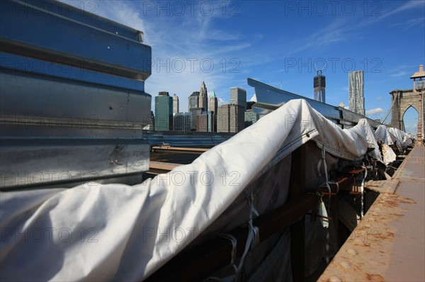 usa, etat de New York, New York City, Manhattan, brooklyn, pont de brooklyn bridge, pietons, vehicules, jogging, circulation, pointe de Manhattan, travaux,