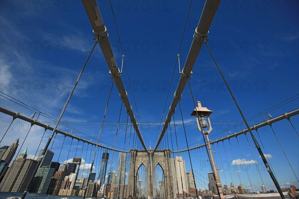 usa, etat de New York, New York City, Manhattan, brooklyn, pont de brooklyn bridge, pietons, vehicules, jogging, circulation, pointe de Manhattan,