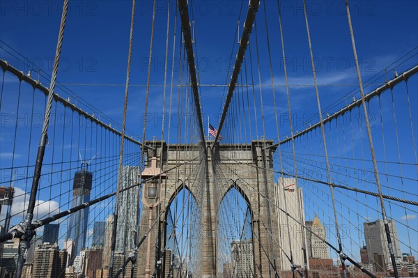 usa, etat de New York, New York City, Manhattan, brooklyn, pont de brooklyn bridge, pietons, vehicules, jogging, circulation, pointe de Manhattan,