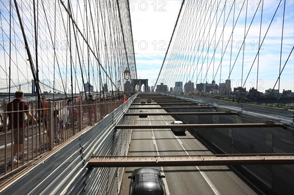 usa, etat de New York, New York City, Manhattan, brooklyn, pont de brooklyn bridge, pietons, vehicules, jogging, circulation, pointe de Manhattan,