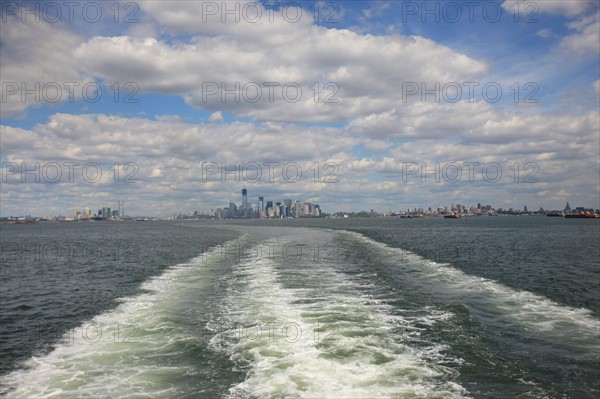 usa, etat de New York, New York City, Manhattan, financial district, pointe de Manhattan, ferry pour Staten Island, buildings, baie, bateaux, statue de la liberte, Bartholdi,