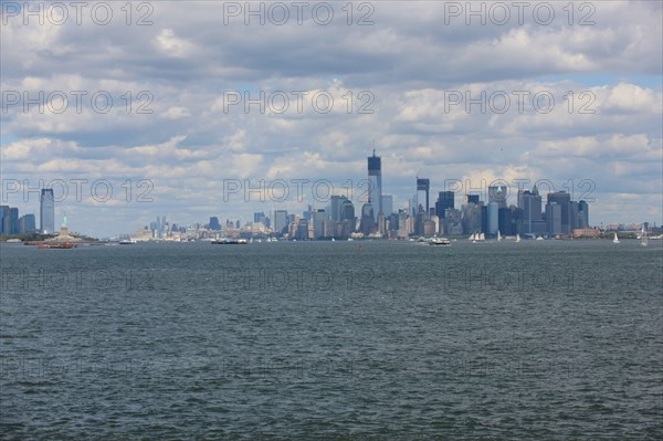 usa, etat de New York, New York City, Manhattan, financial district, pointe de Manhattan, ferry pour Staten Island, buildings, baie, bateaux, statue de la liberte, Bartholdi,