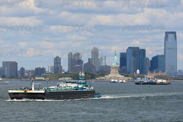 usa, etat de New York, New York City, Manhattan, financial district, pointe de Manhattan, ferry pour Staten Island, buildings, baie, bateaux, statue de la liberte, Bartholdi,