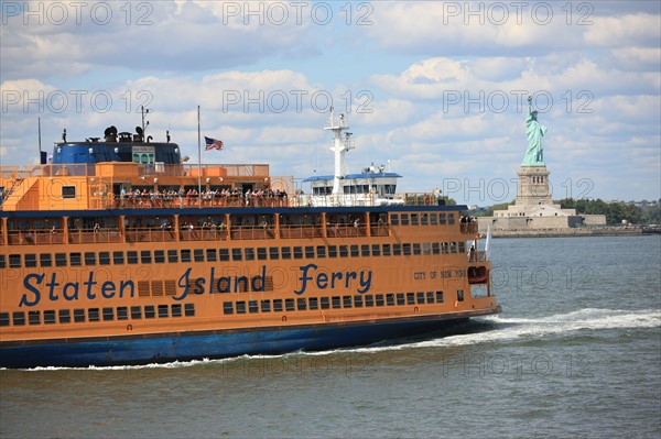 usa, etat de New York, New York City, Manhattan, financial district, pointe de Manhattan, ferry pour Staten Island, buildings, baie, bateaux, statue de la liberte, Bartholdi,