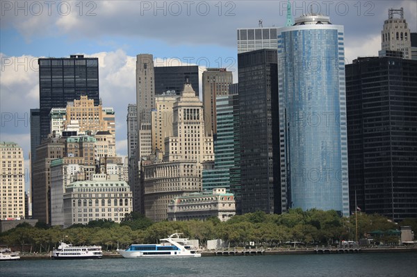 usa, etat de New York, New York City, Manhattan, financial district, pointe de Manhattan, ferry pour Staten Island, buildings, baie, bateaux, statue de la liberte, Bartholdi,