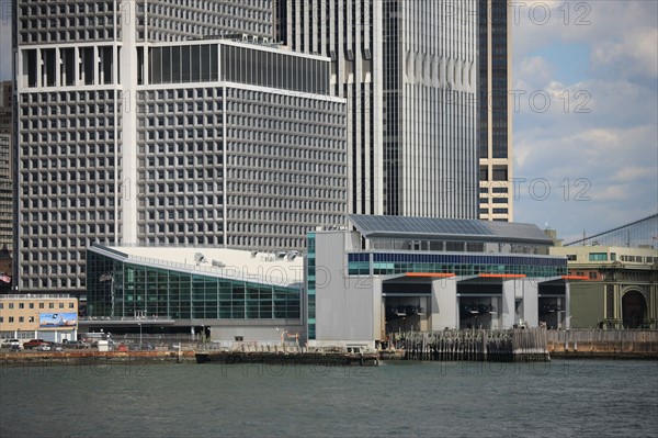 usa, etat de New York, New York City, Manhattan, financial district, pointe de Manhattan, ferry pour Staten Island, buildings, baie, bateaux, statue de la liberte, Bartholdi,