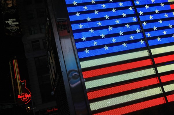 usa, etat de New York, New York City, Manhattan, Midtown, Broadway, vers Times Square, neons, nuit,