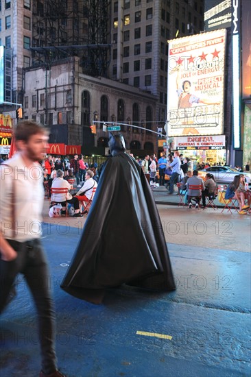 usa, etat de New York, New York City, Manhattan, Midtown, Broadway, vers Times Square, neons, nuit,