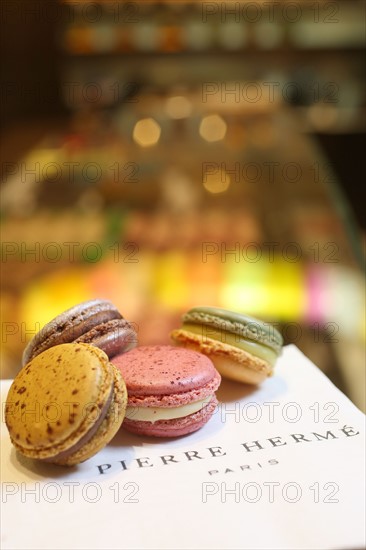 France, ile de france, paris 1er arrondissement, 6 rue cambon, boutique pierre herme, macarons, chocolat, patisserie, 
Date : 2011-2012