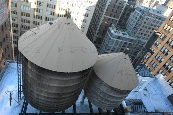 usa, state of New York, NYC, Manhattan, Chelsea, 25th W, depuis la terrasse de l'hotel Four Points by Sheraton, reservoirs a eau, toits, buildings,