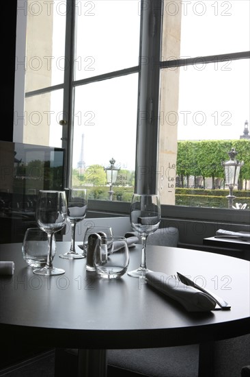 France, ile de france, paris 1er arrondissement, 107 rue de rivoli, restaurant au saut du loup, musee des arts decoratifs, gastronomie, louvre, terrasse, design, mode, 
Date : 2011-2012