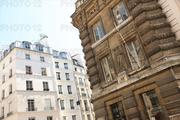 France, ile de france, paris 1er arrondissement, angle rue saint honore et rue de l'arbre sec, taverne de l'arbre sec, restaurant, fontaine de l'arbre sec
Date : 2011-2012