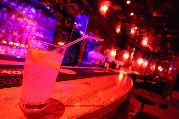 France, ile de france, paris 1er arrondissement, 12 rue sainte anne, nano club, electro, bar, dance, 
Date : 2011-2012