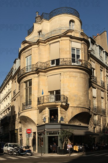 france, region ile de france, paris 1er arrondissement, 43 rue croix des petits champs, maison jaucourt, facade galbee, rotonde, entre banque de france et place des victoires, 
Date : 2011-2012