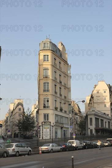 France, ile de france, paris, 2e arrondissement, boulevard de bonne nouvelle, rue de clery, rue de la lune, batiment d'angle, 
Date : 2011-2012