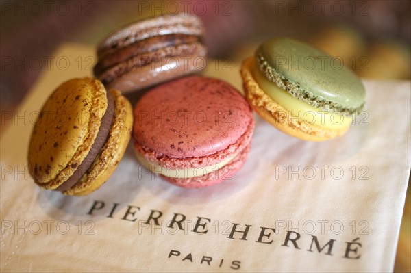 France, ile de france, paris 1er arrondissement, 6 rue cambon, boutique pierre herme, macarons, chocolat, patisserie, 
Date : 2011-2012