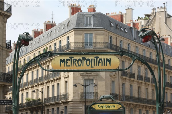 France, ile de france, paris, 17e arrondissement, metro, station wagram, Hector Guimard, 
Date : 2011-2012