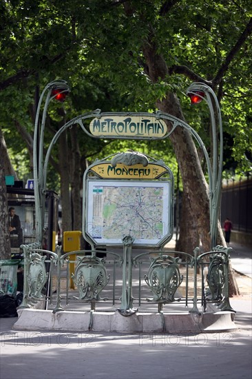 France, ile de france, paris, 17e arrondissement, metro, station monceau, Hector Guimard, 
Date : 2011-2012