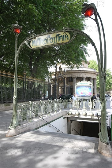 France, ile de france, paris, 17e arrondissement, metro, station monceau, Hector Guimard, 
Date : 2011-2012