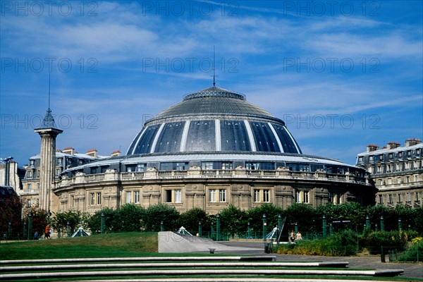 France, ile de france, paris 1er arrondissement, les halles, bourse du commerce, place de viarmes, colonne medicis, 
Date : 2011-2012