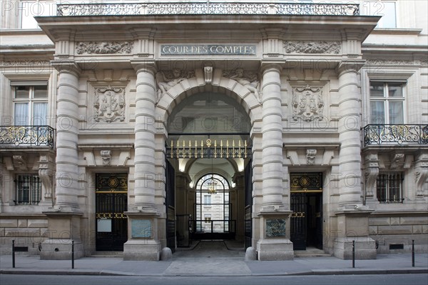 France, ile de france, paris 1er arrondissement, 13 rue cambon, palais cambon, cour des comptes, institution, etat, batiment facade sur rue, portail, 
Date : 2011-2012