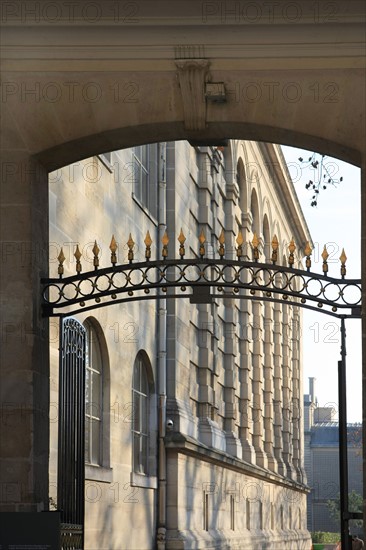 France, ile de france, paris 3e arrondissement, le marais, jardin de rohan-soubise, ruelle de la roche entre soubise et rohan, 
Date : 2011-2012