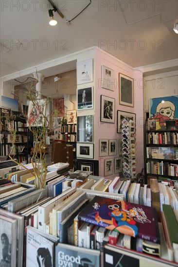 France, ile de france, paris 3e arrondissement, 20 rue dupetit thouars, librairie galerie Ofr, livres d'art, design, mode, expo, 
Date : 2011-2012