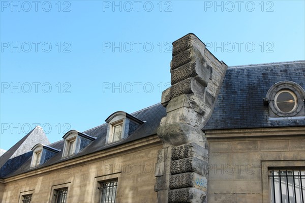 France, ile de france, paris 4e arrondissement, le marais, rue pavee, vestige du mur de la prison de la force jouxtant l'hotel de lamoignon, bhvp, 
Date : 2011-2012