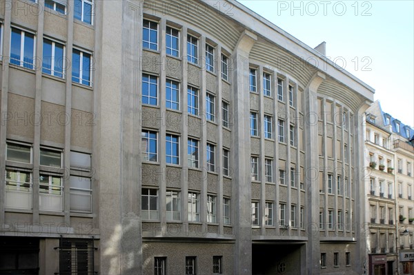 France, ile de france, paris 3e arrondissement, le marais, 106 rue du temple, ancien immeuble art deco des telecom, architecture, 
Date : 2011-2012