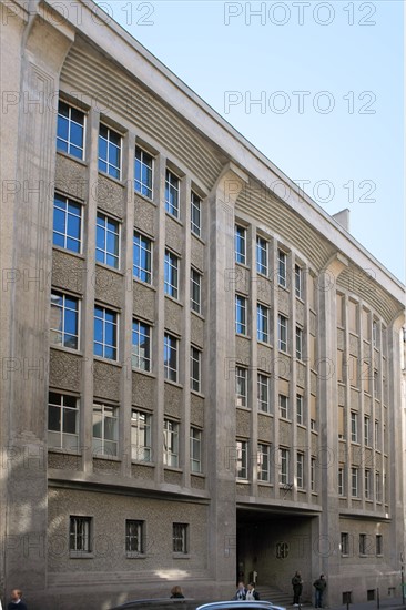 France, ile de france, paris 3e arrondissement, le marais, 106 rue du temple, ancien immeuble art deco des telecom, architecture, 
Date : 2011-2012