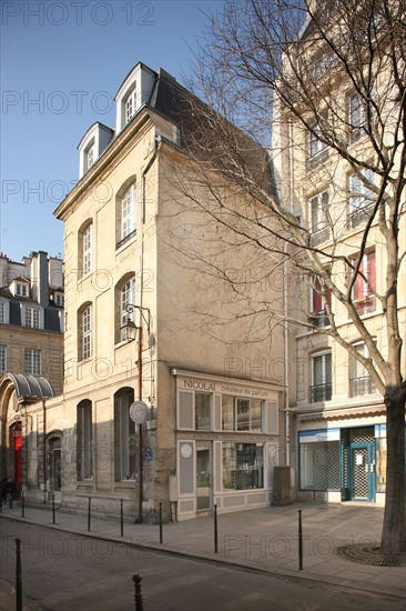 France, ile de france, paris 3e arrondissement, le marais, rue des archives, place a  l'angle de la rue de braque, hotel particulier, 
Date : 2011-2012