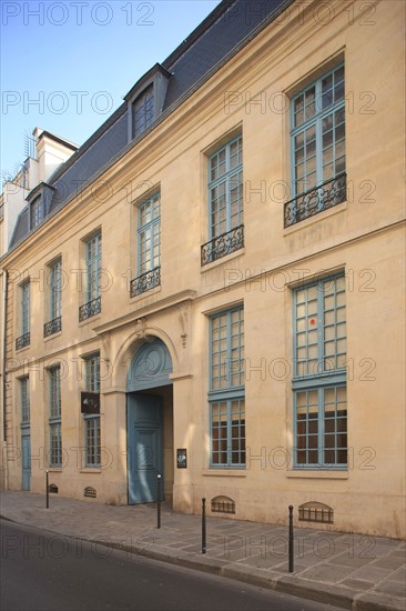 France, ile de france, paris 3e arrondissement, le marais, 62 rue des archives, hotel de montgelas, musee de la chasse, facade sur rue, 
Date : 2011-2012