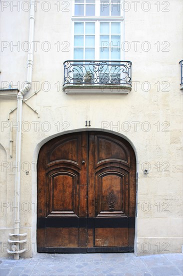 France, ile de france, paris 3e arrondissement, le marais, rue chapon, no11 maison avec lucarnes a poulie, portail, 
Date : 2011-2012