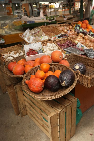 France, ile de france, paris 3e arrondissement, rue de bretagne, marche des enfants rouges,
Date : 2011-2012
