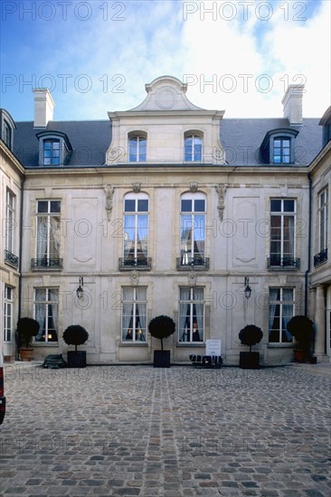 France, ile de france, paris 3e arrondissement, le marais, 60 rue de turenne, hotel grand veneur ou d'ecquevilly, facade sur cour, 
Date : 2011-2012