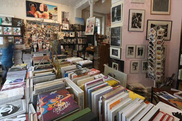 France, ile de france, paris 3e arrondissement, 20 rue dupetit thouars, librairie galerie Ofr, livres d'art, design, mode, expo, 
Date : 2011-2012