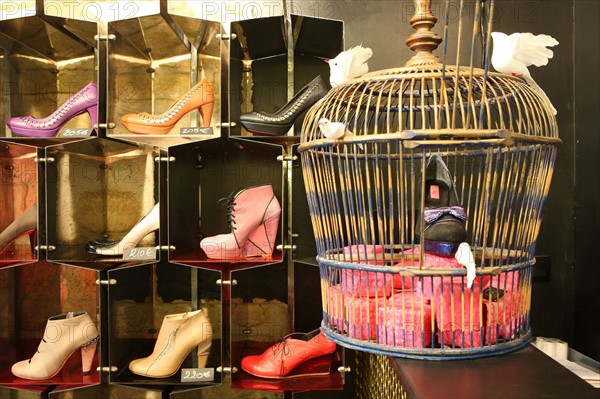 France, ile de france, paris 3e arrondissement, 27 rue charlot, boutique de chaussures Pring, creatrice,
Date : 2011-2012