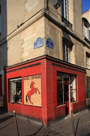 France, ile de france, paris 4e arrondissement, le marais, angle rue du roi de sicile et rue vieille du temple, ancien commerce de chevaux, boucherie chevaline, facade, mosaique, 
Date : 2011-2012