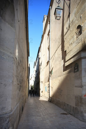 France, ile de france, paris 4e arrondissement, le marais, rue du prevot, anciennement rue percee, plaque de rue et gravure dans le mur, 
Date : 2011-2012