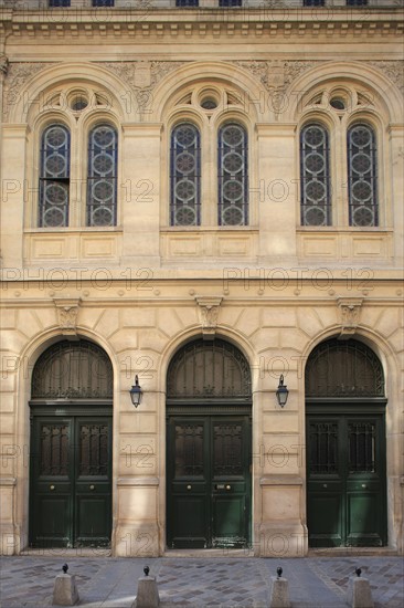 France, ile de france, paris 4e arrondissement, le marais, rue des tournelles n21 synagogue de la rue des tournelles, facade sur rue, pendant au 14 place des vosges, judaisme, edifice religieux, 
Date : 2011-2012