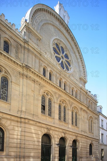 France, ile de france, paris 4e arrondissement, le marais, rue des tournelles n21 synagogue de la rue des tournelles, facade sur rue, pendant au 14 place des vosges, judaisme, edifice religieux, 
Date : 2011-2012