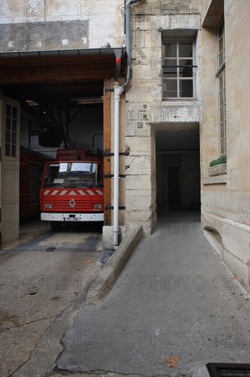 France, ile de france, paris 4e arrondissement, le marais, 7 rue de sevigne, caserne des pompiers de paris, hotel bouthillier de chavigny, hotel particulier, 
Date : 2011-2012