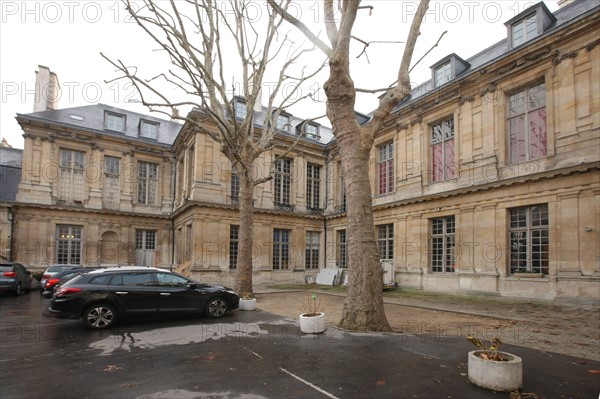 France, ile de france, paris 4e arrondissement, le marais, 7 rue de sevigne, caserne des pompiers de paris, hotel bouthillier de chavigny, hotel particulier, architecte francois mansart, 
Date : 2011-2012