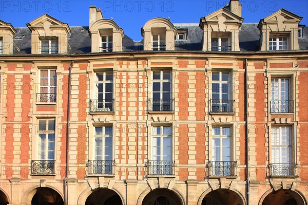 France, ile de france, paris 4e arrondissement, le marais, place des vosges, no23 hotel richelieu.
Date : 2011-2012