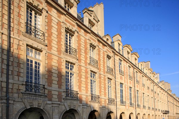 France, ile de france, paris 4e arrondissement, le marais, place des vosges, no11 hotel pierrard.
Date : 2011-2012