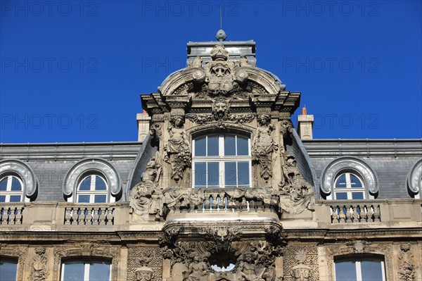 France, ile de france, paris, le marais, 4e arrondissement, 2 quai des celestins, hotel fieubet, ecolle massillon, facade sur cour, hotel particulier.
Date : 2011-2012