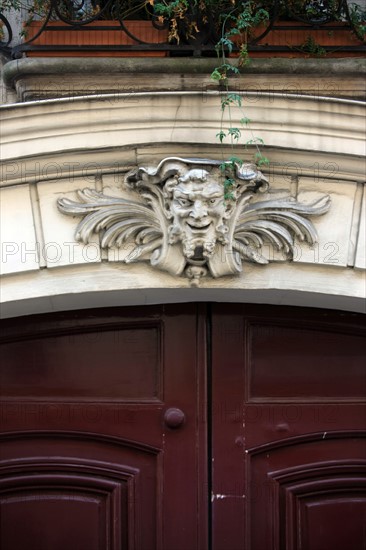 France, ile de france, paris 4e arrondissement, le marais, no15 rue charles V, mascarons, portail, hotel particulier.
Date : 2011-2012