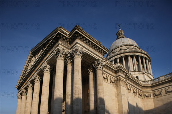 France, ile de france, paris 5e arrondissement, rue soufflot, pantheon, place des grands hommes, colonnade.
Date : 2011-2012