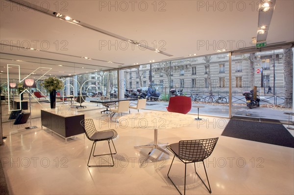 France, ile de france, paris 7e arrondissement, 268 boulevard saint germain, showroom knoll'international france, design, mobilier, decoration.
Date : 2011-2012