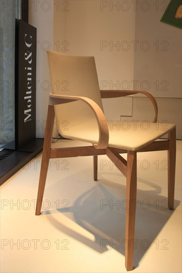 France, ile de france, paris 7e arrondissement, 6 rue des saint peres, showroom molteni, design, edition de mobilier, decoration.
Date : 2011-2012